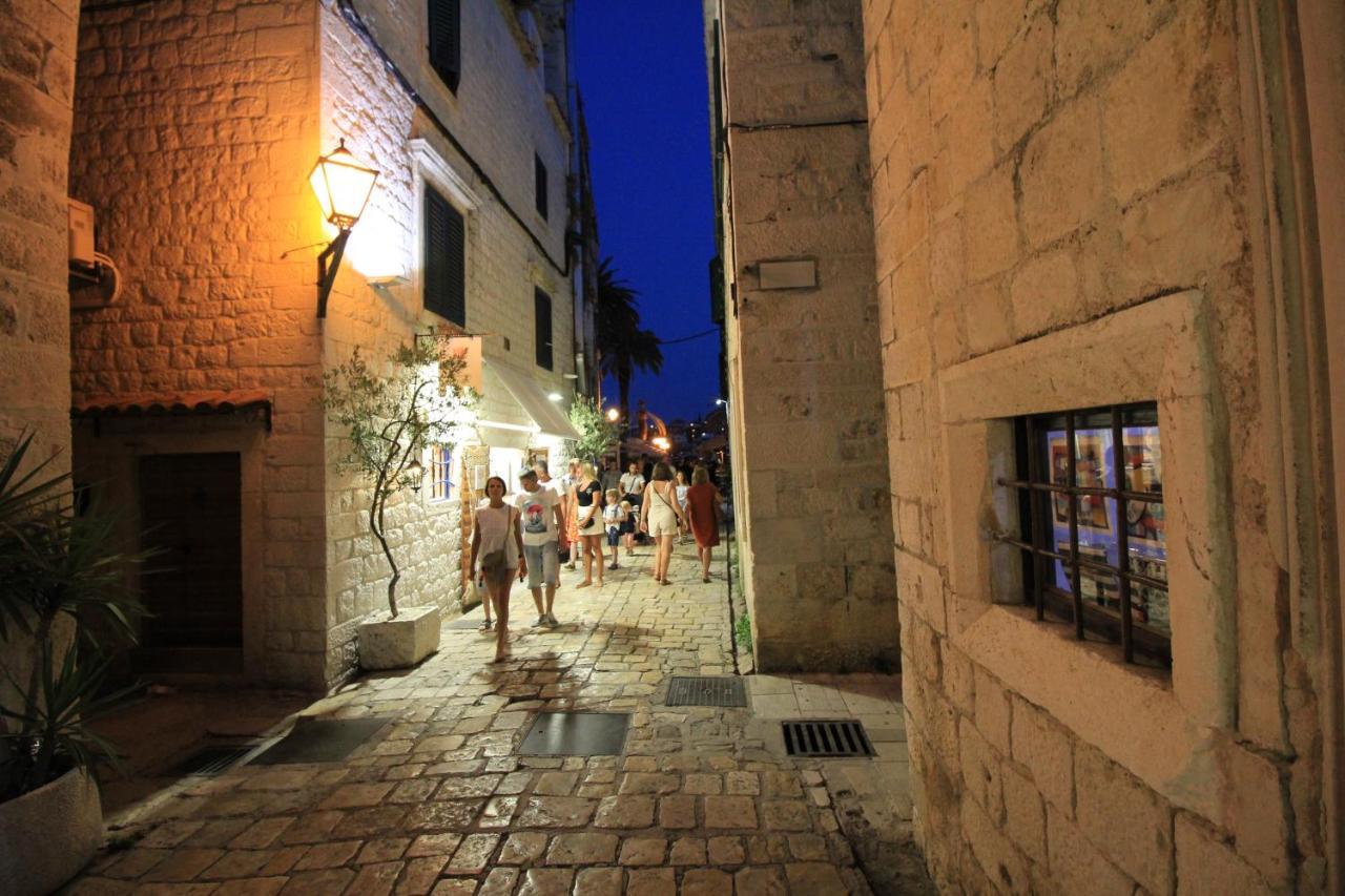 Town House In The Centre Of Historic Trogir Villa Eksteriør billede