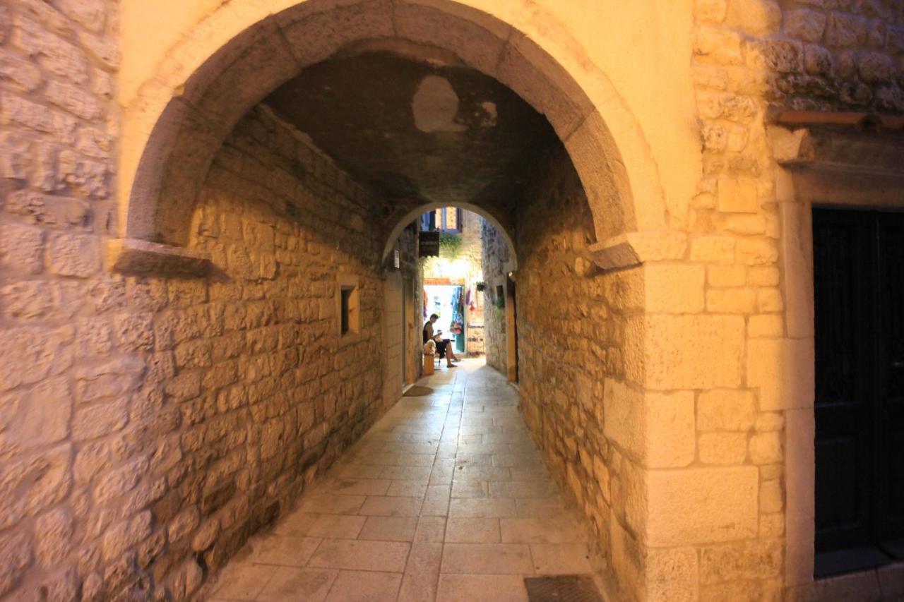 Town House In The Centre Of Historic Trogir Villa Eksteriør billede