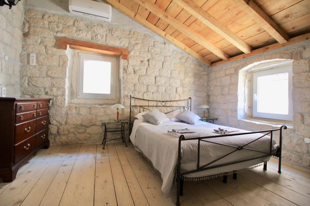 Town House In The Centre Of Historic Trogir Villa Eksteriør billede